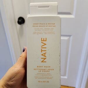 💙5for25  NEW -Native Sweet Peach & Nectar Body Wash